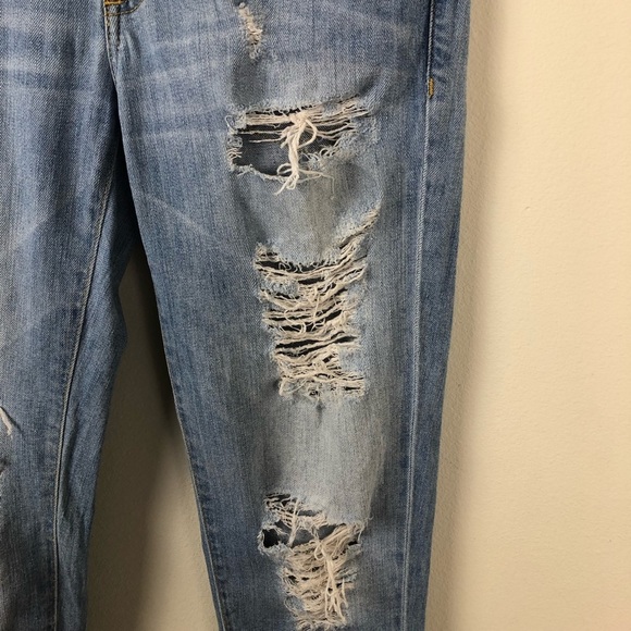 Guess- Tomboy Distressed style Jeans size: 26 - Picture 4 of 13